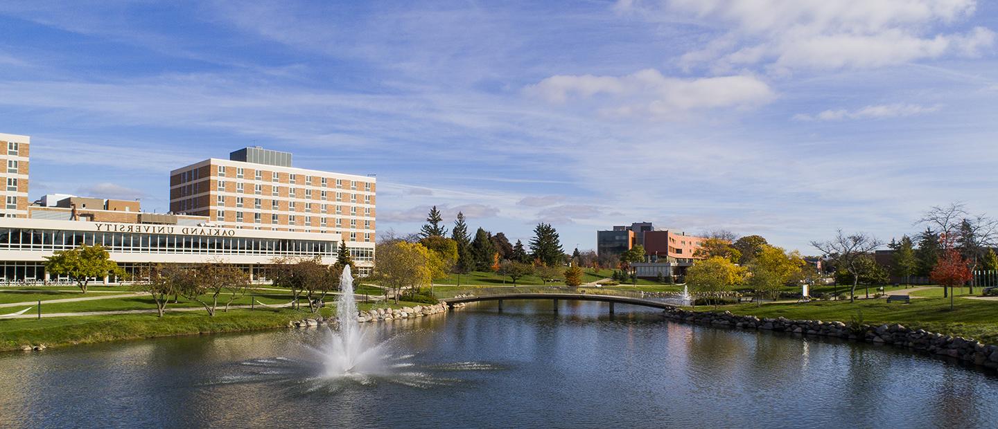 image of 365英国上市官网's campus with a view of Bear Lake, Vandenberg Hall and the 人体健康大厦